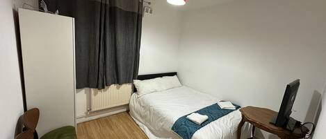 4 slaapkamers, een strijkplank/strijkijzer, wifi, beddengoed