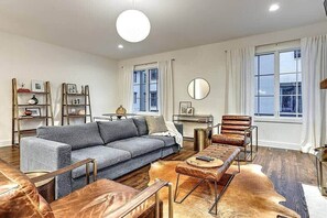 Fernseher, Kamin, Arbeitsbereiche