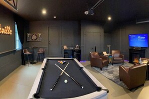 Games room - Premium Property 13 Beds Karaoke Pool Table (Nashville)