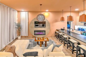 Télévision, cheminée