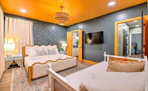 4 bedrooms, iron/ironing board, WiFi, bed sheets