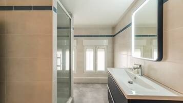 Een douche, een haardroger