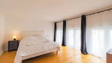 3 chambres, fer et planche Ă  repasser, Wi-Fi, draps fournis