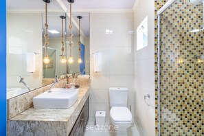 Bathroom - Apt w/ Balcony, 3 Bedrooms Close to Beach Rsu3842 (Penha)