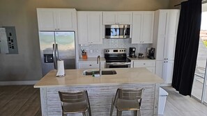 2 Bedroom Ocean View Penthouse | Eigene Küche