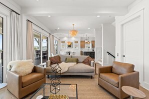 TV - Sand Susie: Private Pool, Pet Friendly, Stunning Beach Views, Sugar Sands (Mexico Beach)