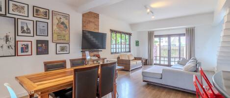 Basic Villa | Living area | TV