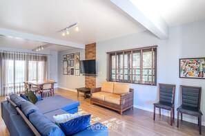 Living area - 3BR House w/ BBQ 350m Beach Rst0206 (Penha)