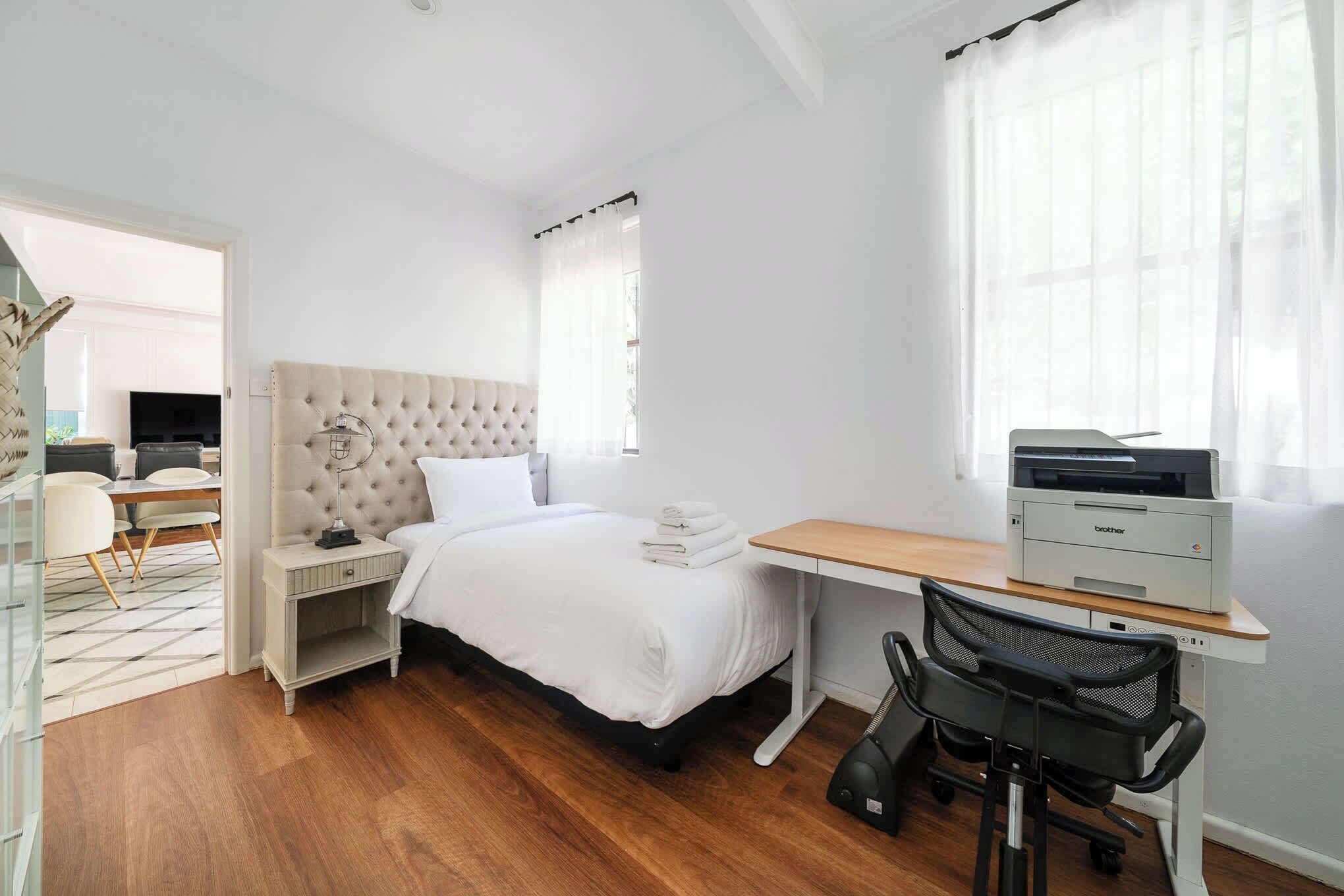 2 bedrooms, iron/ironing board, Internet, bed sheets