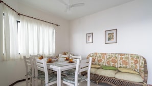 Dining - 3BR Beachfront apt w/ BBQ Rsl0502 (Itapema)