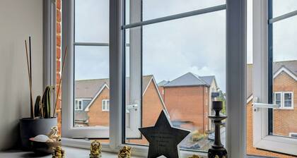 Modern 2BR Flat | Parking | Balcony | WiFi