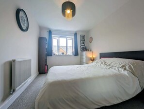 2 dormitorios, tabla de planchar con plancha, Internet y ropa de cama