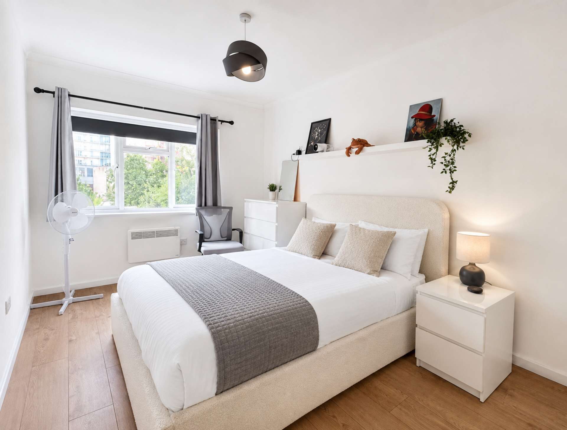 1 dormitorio, tabla de planchar con plancha, Internet y ropa de cama