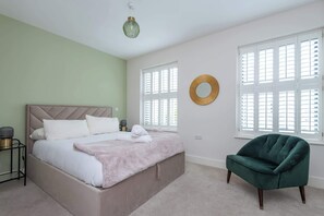 3 bedrooms, iron/ironing board, Internet, bed sheets - Stylish 3BD Family House, East Dulwich (Greater London)