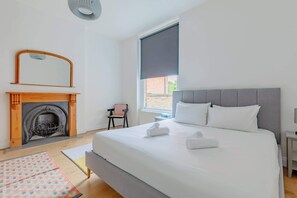 2 bedrooms, iron/ironing board, internet, bed sheets