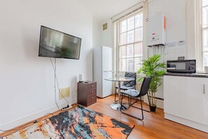 Interior - Compact 1BD Flat in the Heart of London (Greater London)