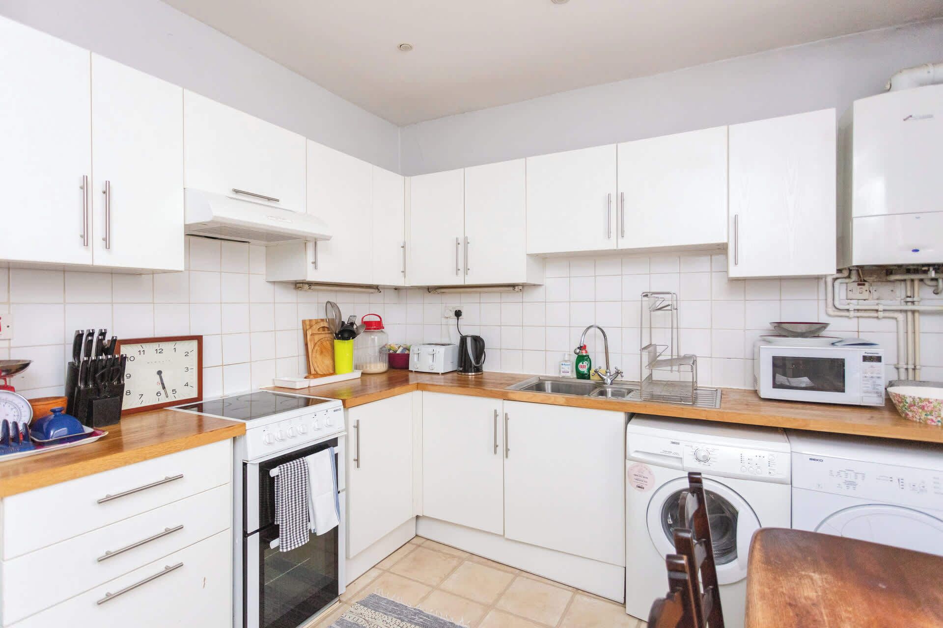 Coffee/tea maker, fridge, microwave, oven
