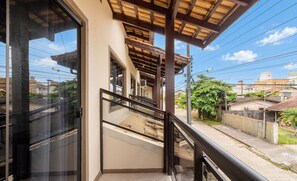Terrace/patio - 3BR Townhouse w/ BBQ 700m From Beach Rpp0678 (Penha)
