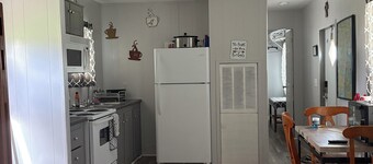 Cozy camp on private property minutes from hunting, fishing and restaurants.