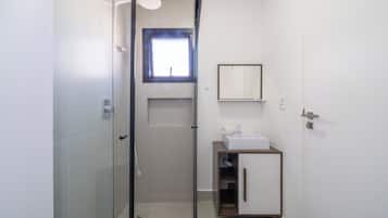 Basic Apartment | Bathroom