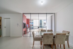 Dining - Apto 2Q c/ churrasq. 500m da Meia Praia ROT1001 (Itapema)