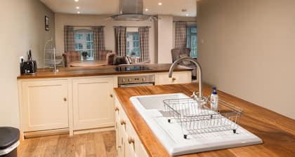 Beautiful apartment in the Yorkshire Dales
Riverside Walk