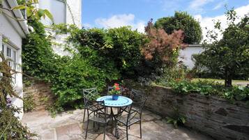 Khu ẩm thực ngoài trời