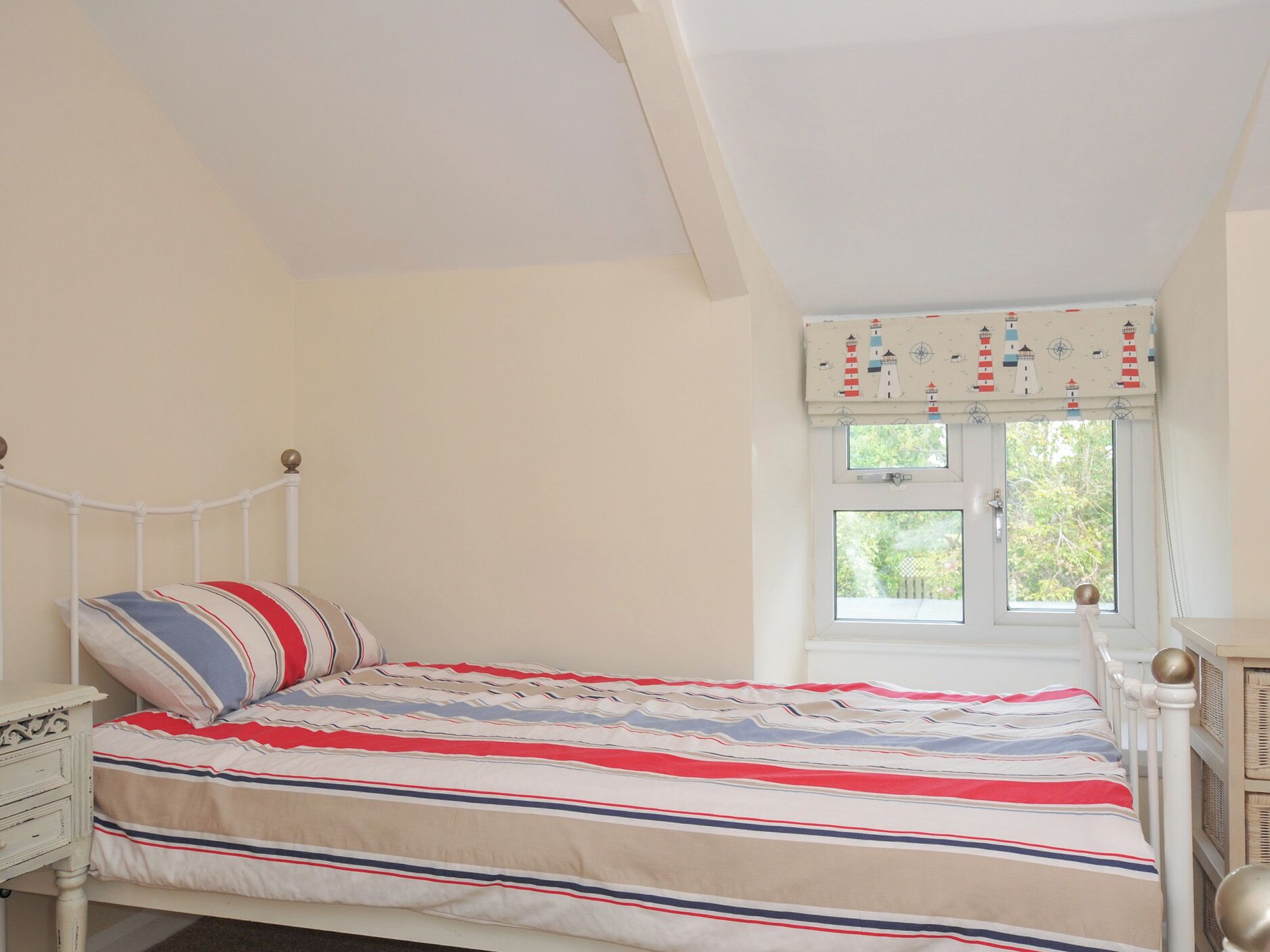 2 bedrooms, individually decorated, individually furnished, free WiFi