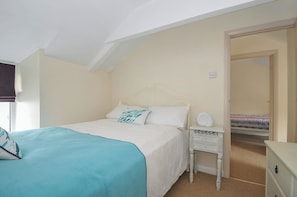 2 bedrooms, individually decorated, individually furnished, free WiFi