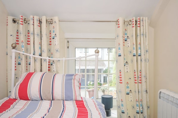 2 bedrooms, individually decorated, individually furnished, free WiFi