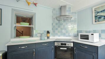 Dishwasher, cookware/dishes/utensils