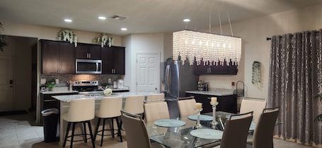 Dining. Beautiful and Comfy 4-bedroom house with AC in Maricopa