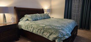 4 slaapkamers, een strijkplank/strijkijzer, wifi, beddengoed