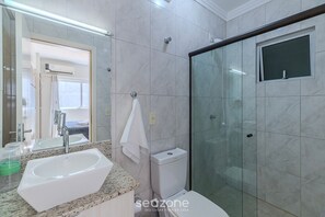 Basic Apartment | Bathroom - Charming Apt 550m From Pereque Beach - Rne0301 (Porto Belo)
