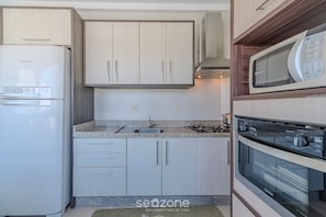 Basic Apartment | Private kitchen