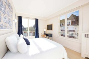 3 chambres, fer et planche à repasser, lit de bébé portatif, Wi-Fi