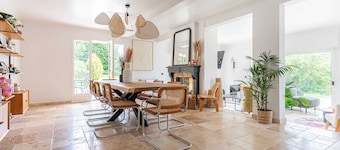 Stunning house with swimming pool and padel court