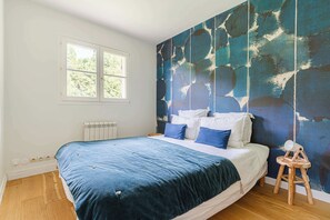 5 makuuhuonetta, työpöytä, silitysrauta/-lauta, Wi-Fi