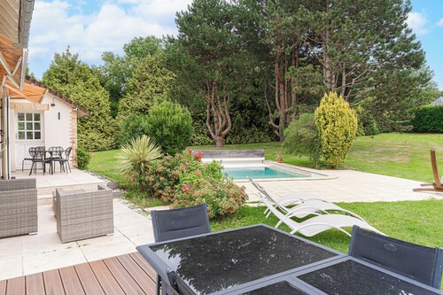 Sublime Maison avec Piscine et terrain de Padel