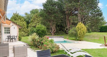 Sublime Maison avec Piscine et terrain de Padel