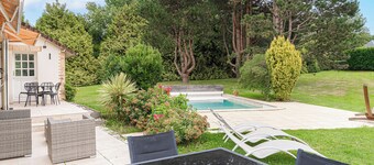 Sublime House with Swimming Pool and Padel Court