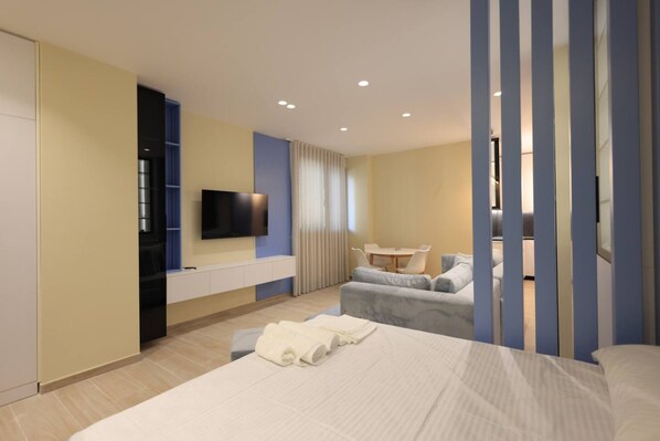 1 bedroom, desk, free WiFi