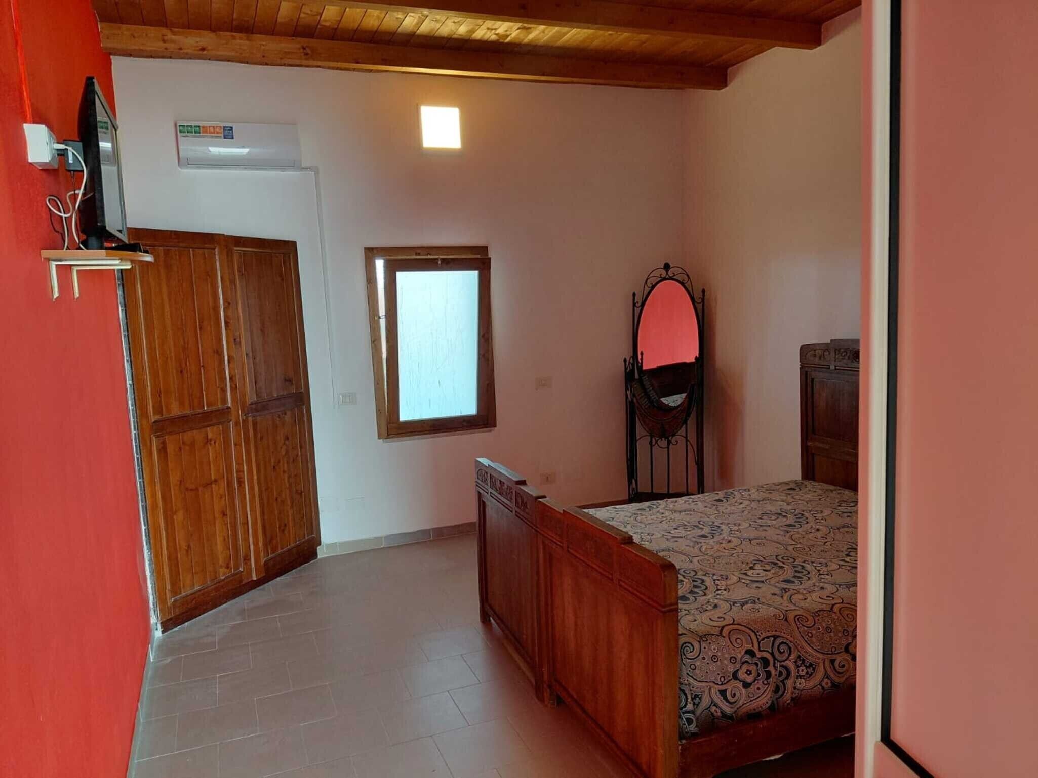 1 bedroom, bed sheets