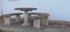 Outdoor dining - Apartment 'Masseria Delle Api - Otto' with Shared Terrace, Shared Garden and Air Conditioning (Scorrano)