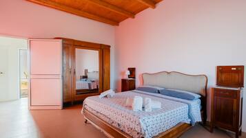 2 bedrooms, bed sheets