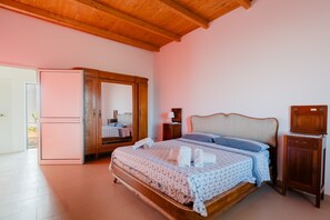 2 bedrooms, bed sheets