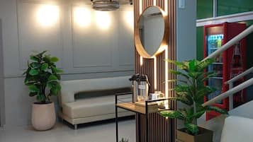 Quầy tiếp tân