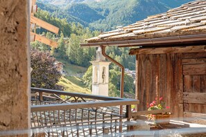 Property grounds - 'Tillier Valtournenche' Apartment with Mountain View, Balcony and Wi-Fi (Valtournenche)