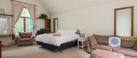 4 chambres, bureau, fer et planche Ă repasser, lit parapluie