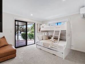 4 chambres, fer et planche à repasser, Wi-Fi gratuit, draps fournis